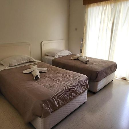 King Philips Apartment Пафос Екстериор снимка