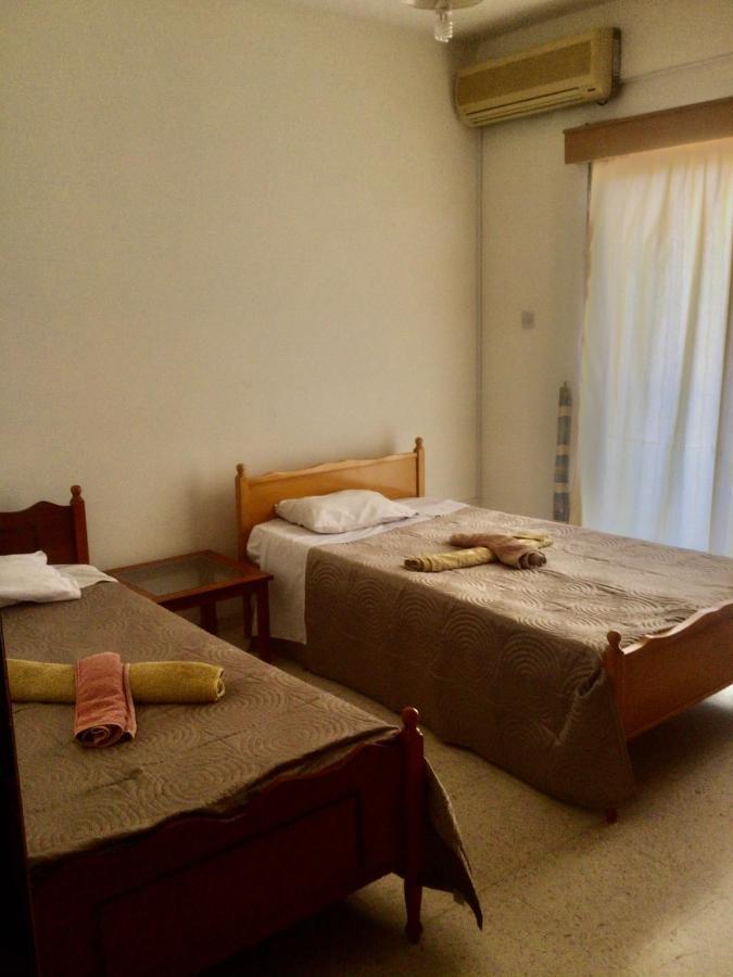 King Philips Apartment Пафос Екстериор снимка