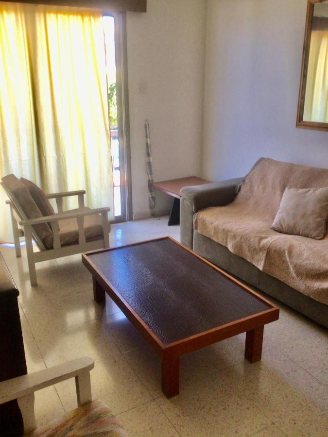 King Philips Apartment Пафос Екстериор снимка
