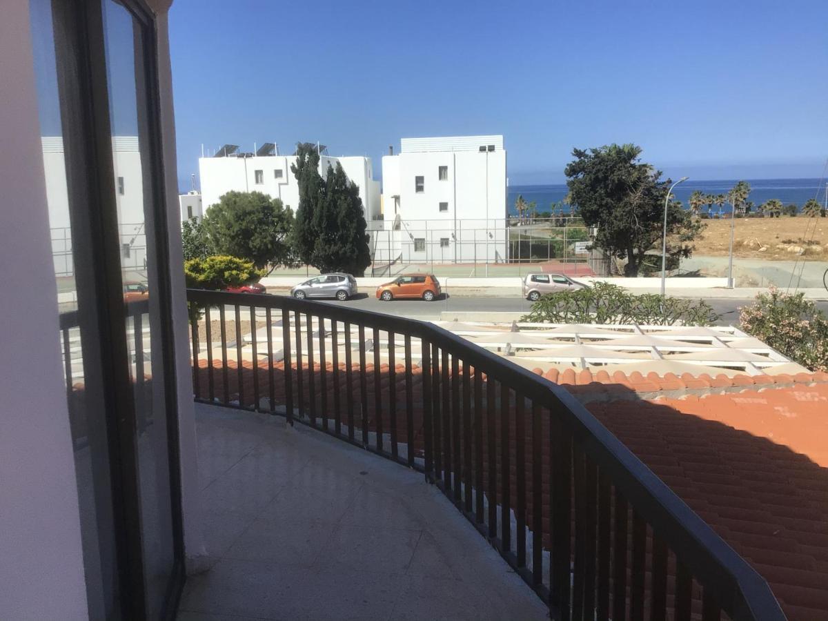 King Philips Apartment Пафос Екстериор снимка