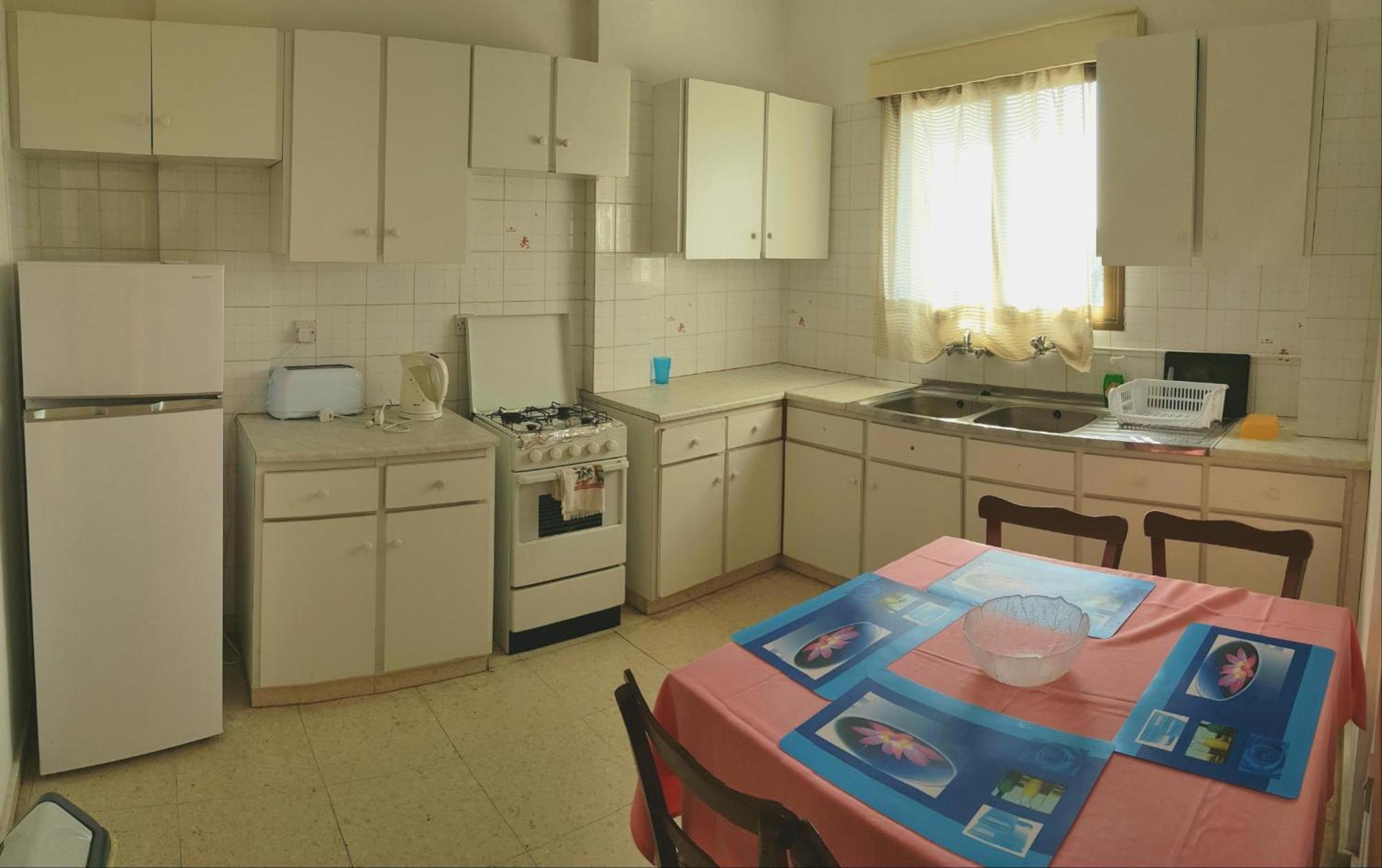 King Philips Apartment Пафос Екстериор снимка