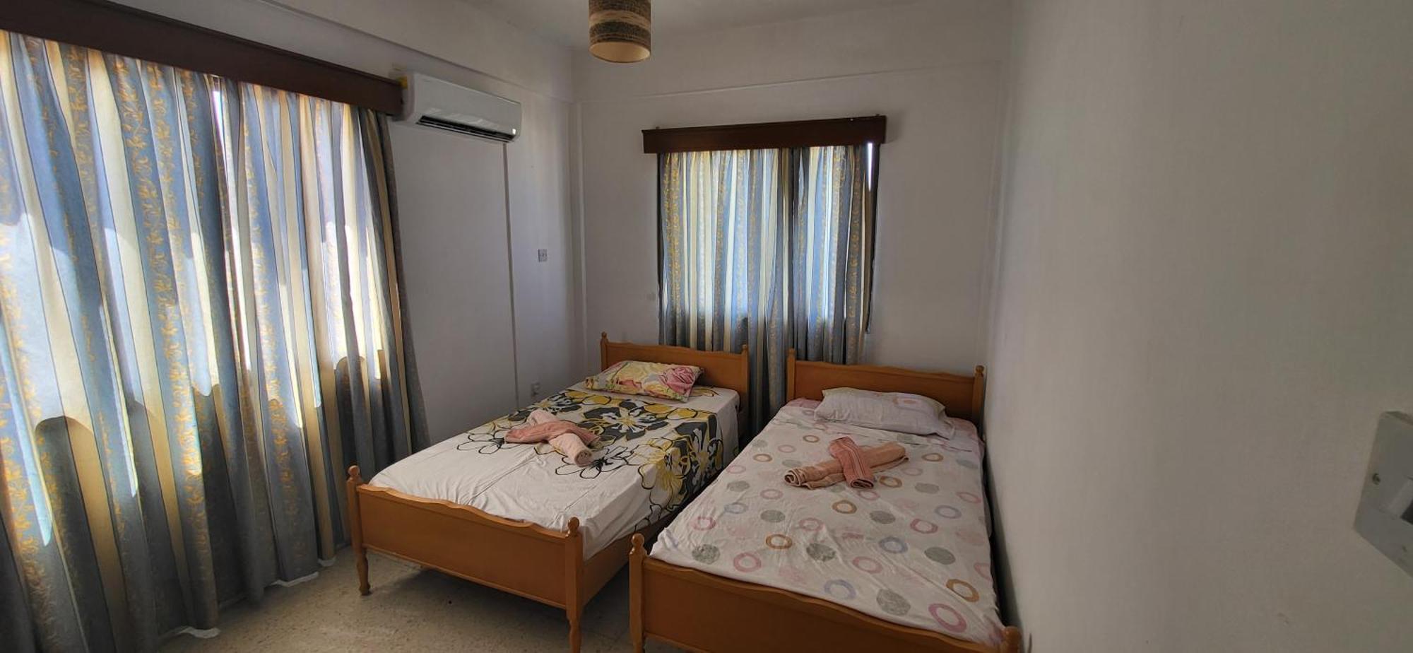 King Philips Apartment Пафос Екстериор снимка